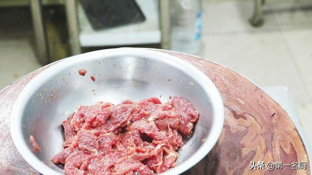 青椒炒牛肉怎么做，教你怎么做青椒炒牛肉