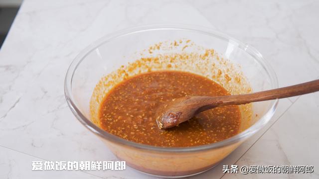 石锅拌饭酱怎么调，石锅拌饭酱料配方（石锅拌饭直接拿米饭拌可不行）