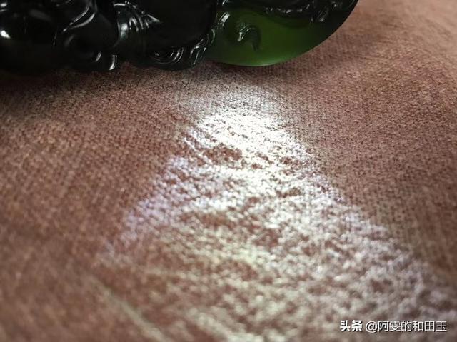 墨玉怎么鉴别真假，怎样分辨墨玉的真假