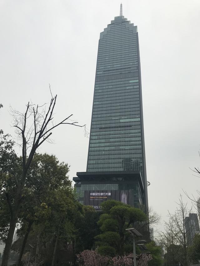 武汉建成的第一高楼，武汉第一高楼的变迁