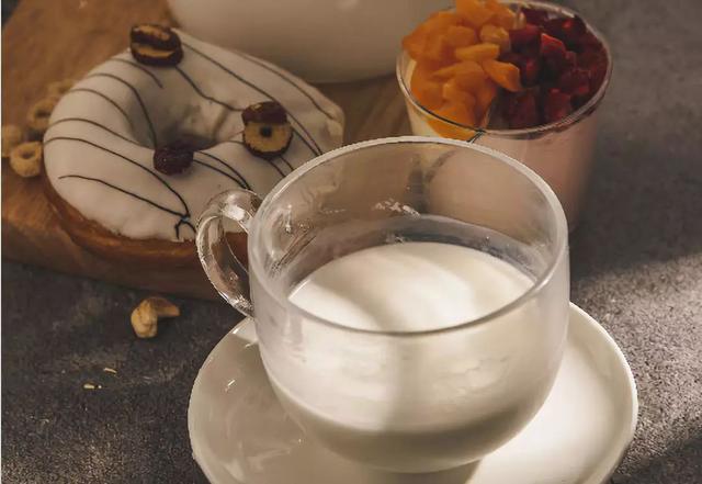 羊奶的食疗功效你知道多少，纯羊奶营养功效