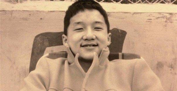 成龙现在多少岁，成龙从年轻到现在（成龙1岁到40岁罕见照）