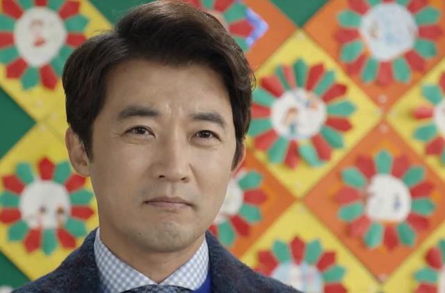 韩国明星安在旭近期情况，韩流鼻祖安在旭全家福曝光