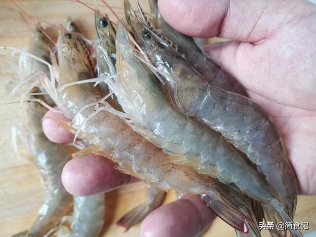 冻虾如何煮才能煮的软，老渔民：学会3个技巧