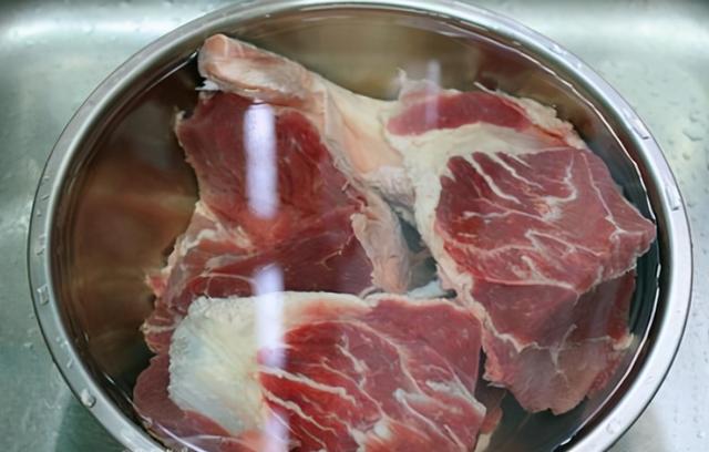 酱牛肉的正确做法，家常酱牛肉的正确方法与配料（这盘酱牛肉，秒杀一切熟食店）