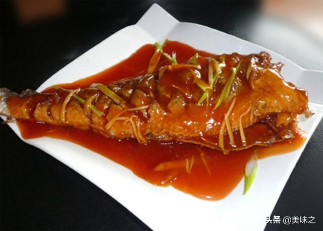 糖醋鱼的家常做法，怎样做糖醋鱼又简便又美味（大厨教你糖醋鱼的家常做法）