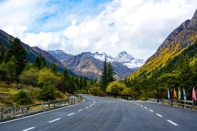 川西旅游攻略理塘，除了被丁真带火的理塘