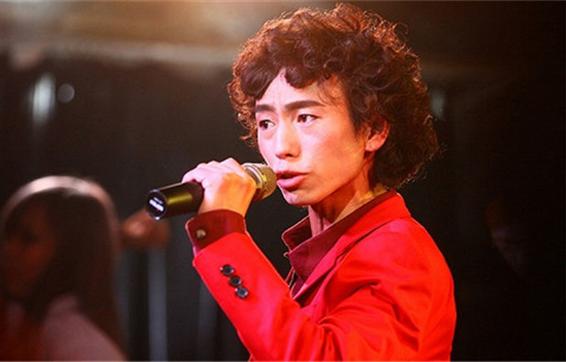 滑板鞋庞麦郎原版哪年的，我的滑板鞋原唱庞麦郎为何家徒四壁住砖房