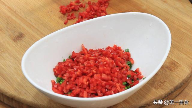 面粉怎么做煎饼，用面粉怎样做煎饼才好吃（轻松做出营养美味鸡蛋饼）