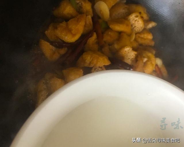 豆泡怎么做好吃，自己在家怎么做豆泡（一口下去汤汁饱满）