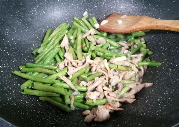 四季豆怎么做好吃，四季豆别只会清炒了（四季豆怎么做入味好吃）