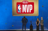 字母哥哪一年全mvp，2013年的字母哥和2023年的字母哥数据对比