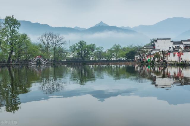 杏花开的时节去赏花，又是一年杏花开