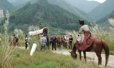  哪些电视剧在黄山拍的，赵丽颖等主演的电视剧《幸福到万家》在黄山市杀青