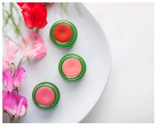 腮红膏哪个好用又持久不掉色，腮红膏它的优点是与肌肤更贴合