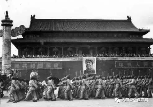 国庆60周年阅兵式，国庆60大阅兵完整版（重温15次国庆阅兵珍贵画面）