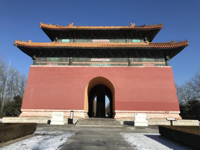 明十三陵在哪里，北京明十三陵指的是哪两座陵墓（明十三陵在哪里）