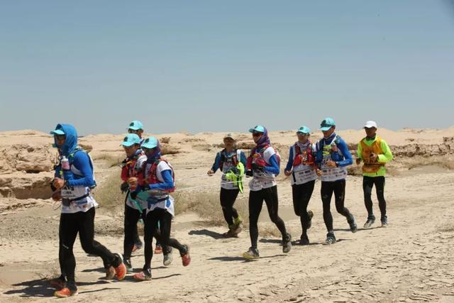 最真实的戈壁徒步，探险家携华为Mate50系列成功徒步穿越塔克拉玛干沙漠