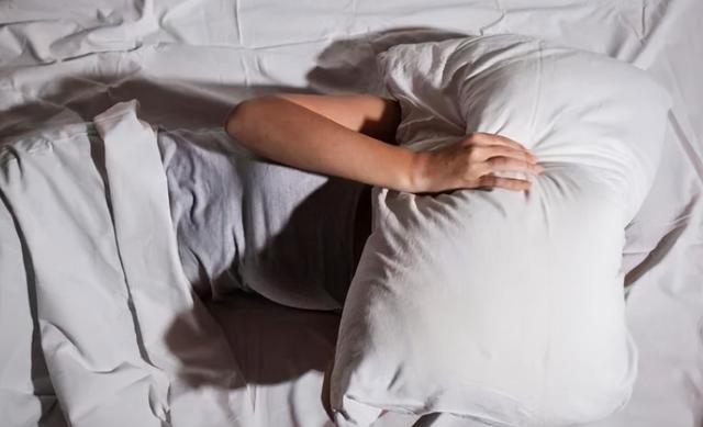 燃气热水器轰隆隆的响什么原因（燃气热水器噪音太大怎么解决）