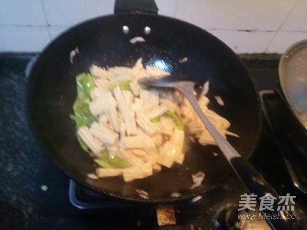 正确泡发干腐竹的方法，最忌直接丢在水里就泡