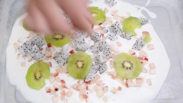 制作超级简单的芒果牛奶冻，牛奶芒果冻的QQ弹弹