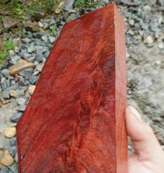 红木大红酸枝价格一般是多少，红木百科