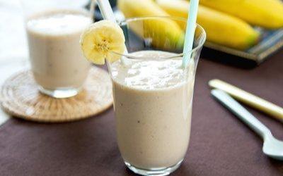 奶茶店草莓奶昔做法，盛夏的绝佳饮品香蕉奶昔