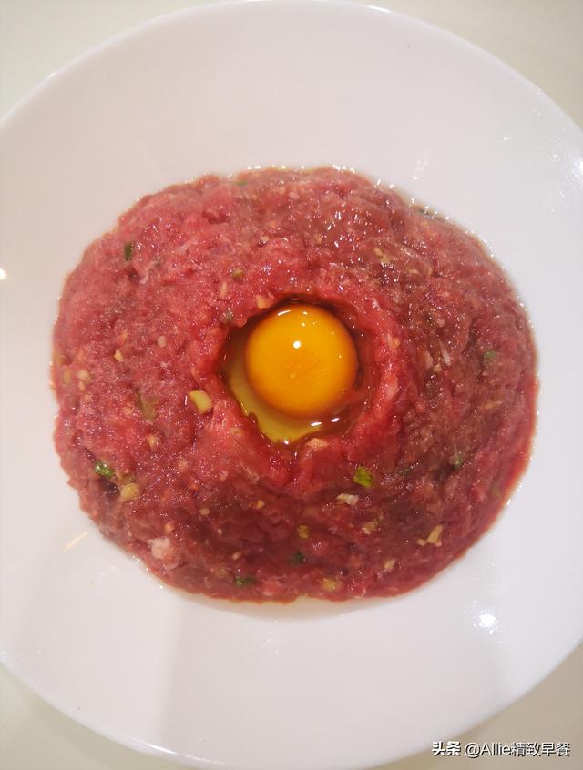 百合怎么炒好吃，炒百合怎么炒最好吃（百合炒之前要先处理一下）