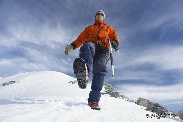 高帮轻便登山靴，如何选择最佳徒步鞋以及保养要点