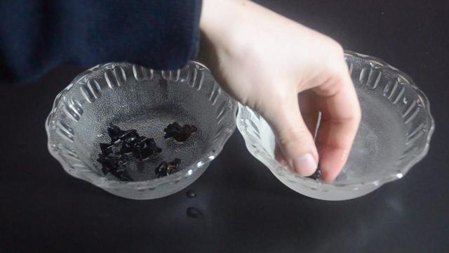 木耳的正确泡法，正确泡发木耳的方法（木耳切记不要用清水泡）
