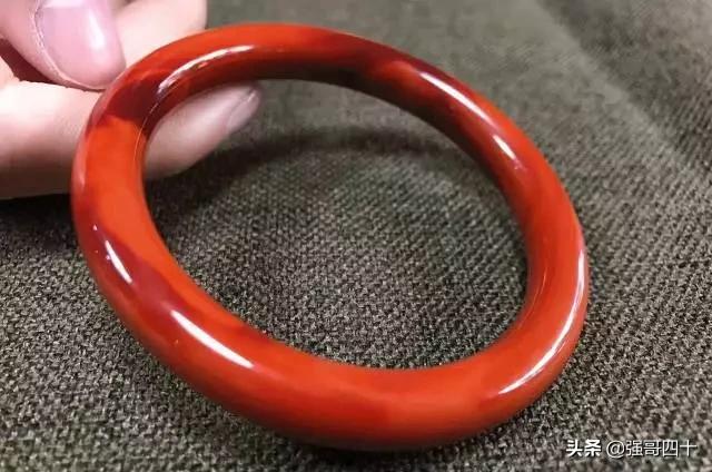 文玩手串怎么盘玩最好，八大热门手串正确把玩姿势