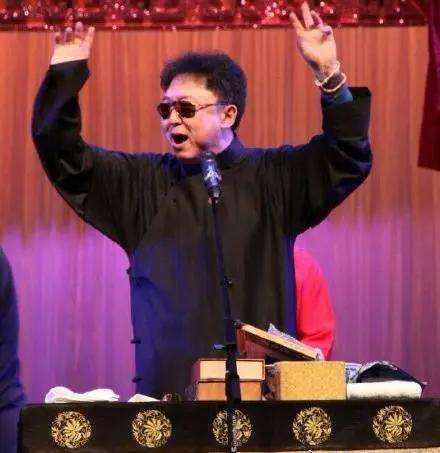 于谦捧一切王源，玩摇滚骑洋马还要