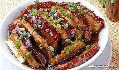 吃广西荔浦芋头扣肉，广西的十大经典名菜之桂林荔浦芋扣肉