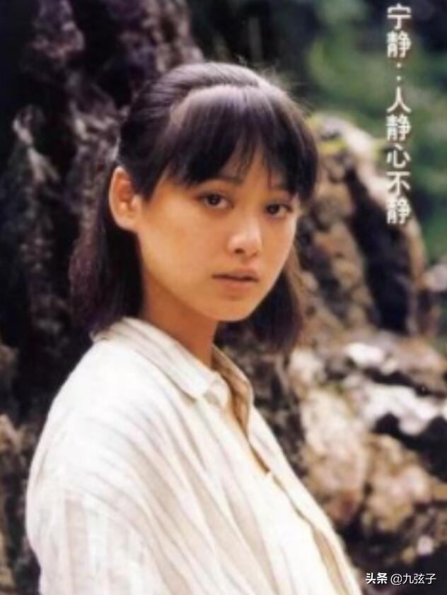 宁静回忆剃光头事件，49岁宁静拍猪饲料广告