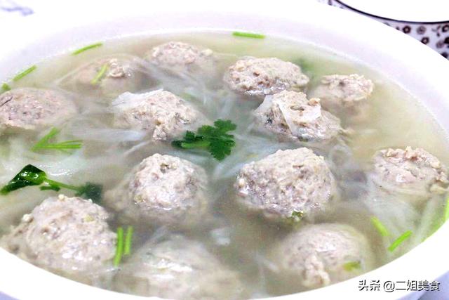 如何汆胡萝卜羊肉丸子，做萝卜汆羊肉丸子