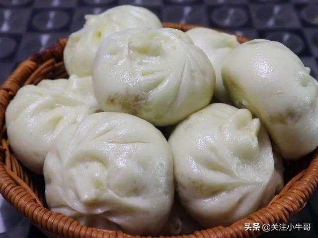 正宗四川酱肉包子做法图解，7月用这馅料做酱肉大包子