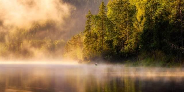 后期全景接片及堆栈操作，并不一定需要昂贵的移轴镜头一样做到