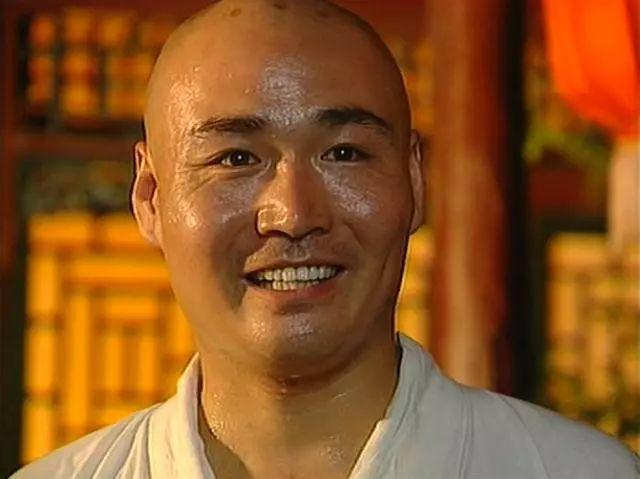 康熙微服私访记演员都是光头吗，康熙微服私访记演员近况