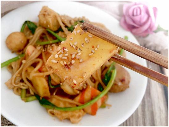 直接加麻酱就错了，麻辣拌麻酱调制方法