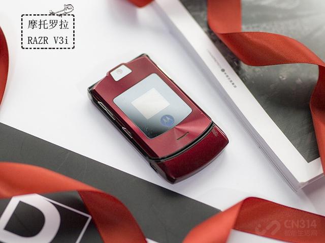 摩托罗拉旋转手机，摩托罗拉v 3翻盖手机（摩托罗拉V系列老机型盘点）