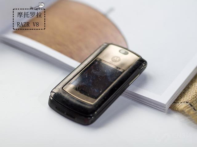 摩托罗拉旋转手机，摩托罗拉v 3翻盖手机（摩托罗拉V系列老机型盘点）
