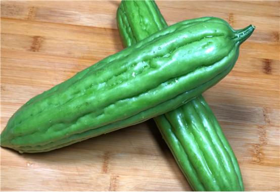 苦瓜怎么做不苦，苦瓜要怎么做才不苦而且还脆（学会了夏天隔三岔五吃）