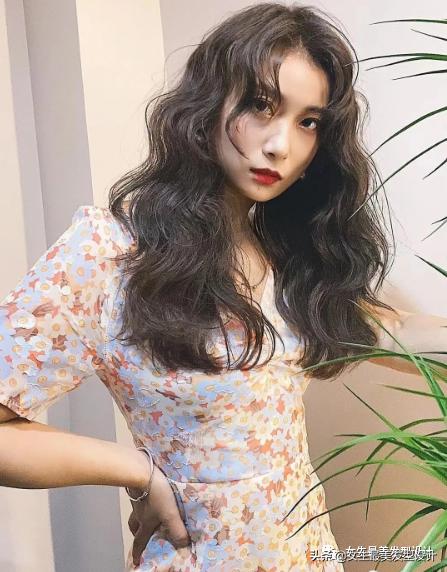 优雅女性发型图，不要选大背头、大妈卷