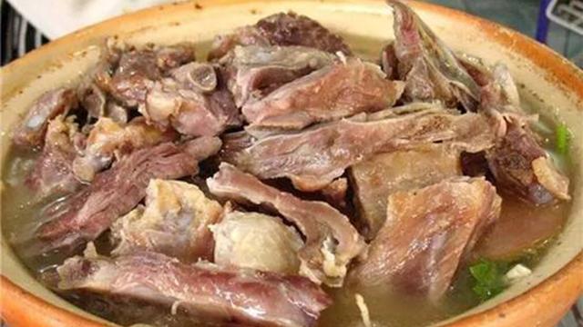 丽江腊排骨火锅，丽江腊排骨汤锅的做法