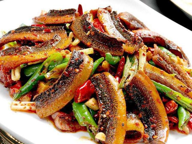 鱔魚頭能吃嗎？為什麼很多人說有毒？為了家人的健康，不妨看一看 熱愛美食 第8张