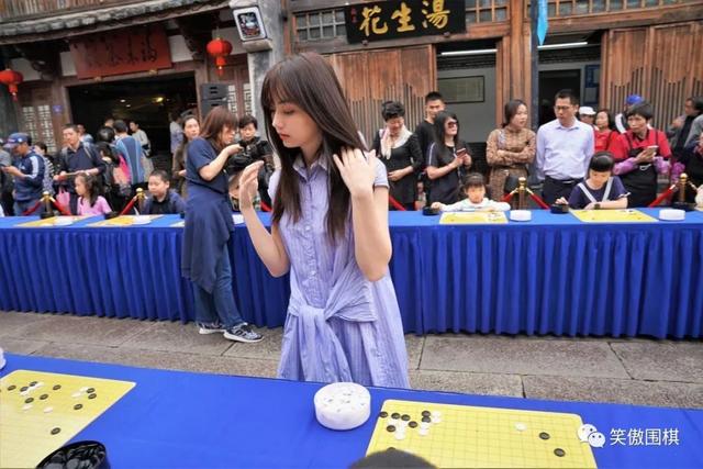 中澳混血围棋手黑嘉嘉，千年仅一人的美女棋士