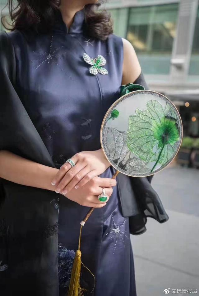 直播间的翡翠为啥便宜，为何直播间的翡翠这么便宜（翡翠直播间的低价套路，怎么看）