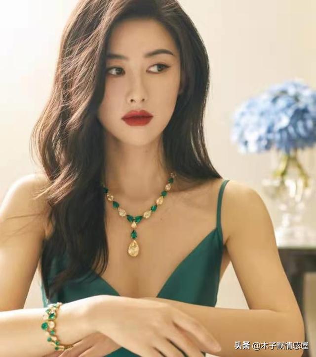 朱珠晒孕照自黑，朱珠晒大肚写真证实怀孕