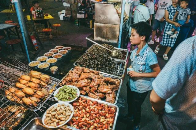 正宁路小吃夜市，兰州正宁路夜市美食位置