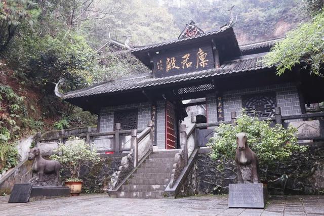 湖北恩施旅游攻略，湖北恩施旅行除了峡谷风光（湖北恩施旅游必玩攻略）